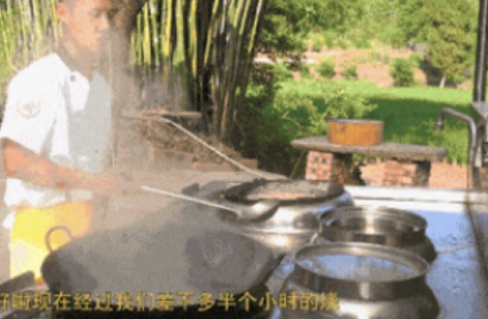 为什么饭店大厨做饭时候水龙头一直开着？
