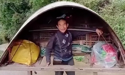 扛着竹帐篷、带着一群鸭子上山下河的到底是什么人？